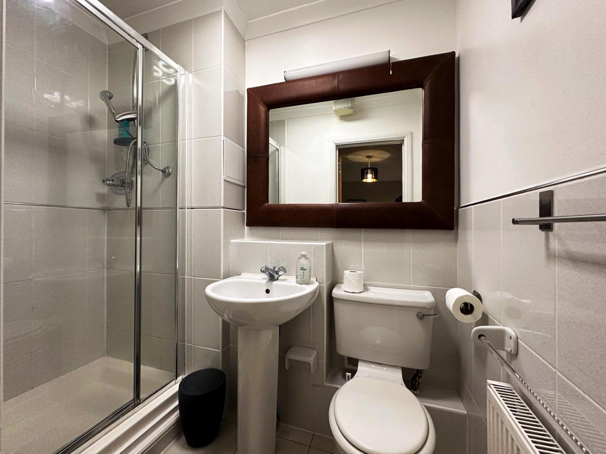 Mia Place In Tower Hill, 2 Double Beds, Max 4 People, Free Parking Available Upon Request, Great Location Apartamento Londres