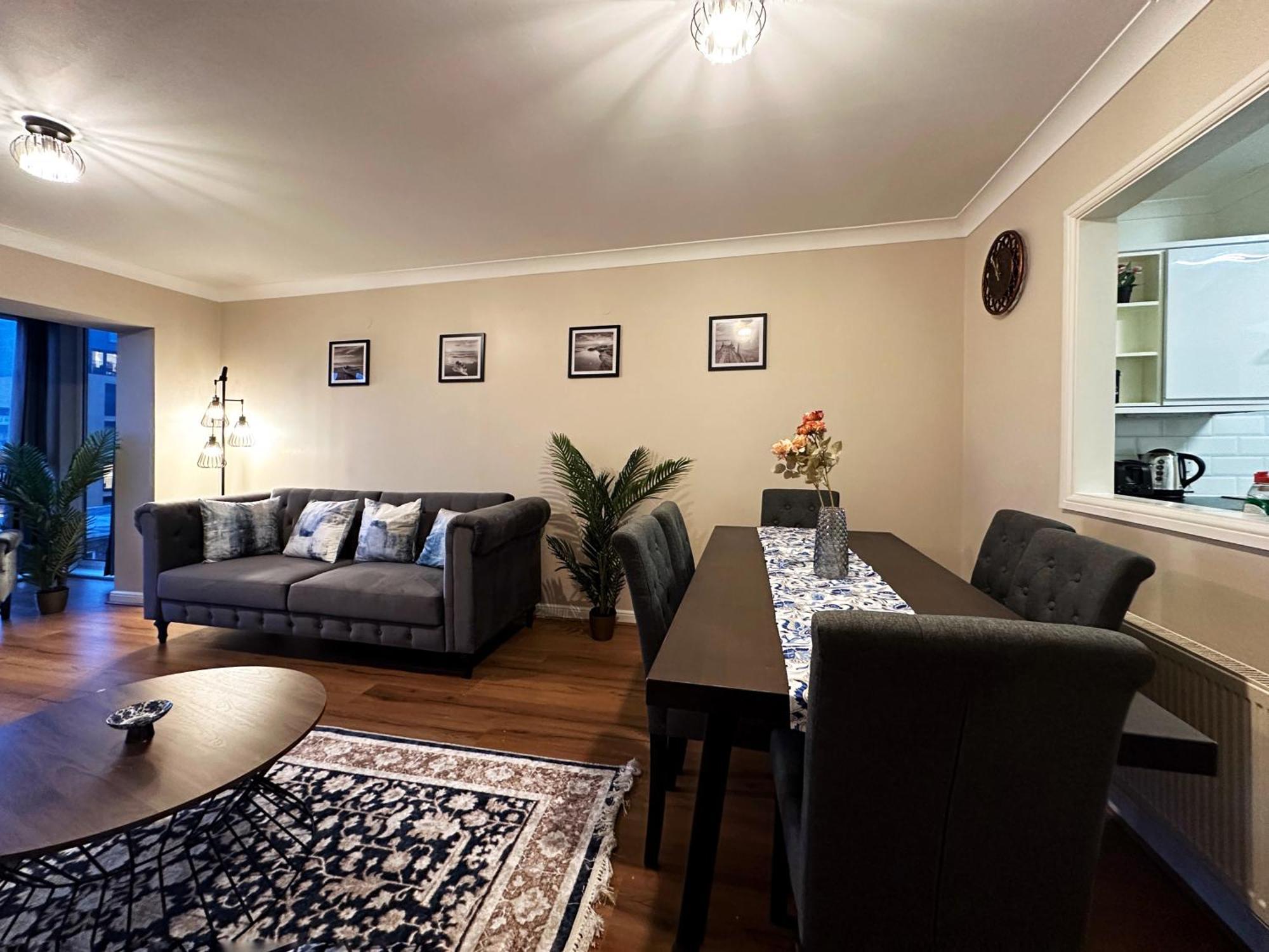 Apartamento Mia Place In Tower Hill, 2 Double Beds, Max 4 People, Free Parking Available Upon Request, Great Location *