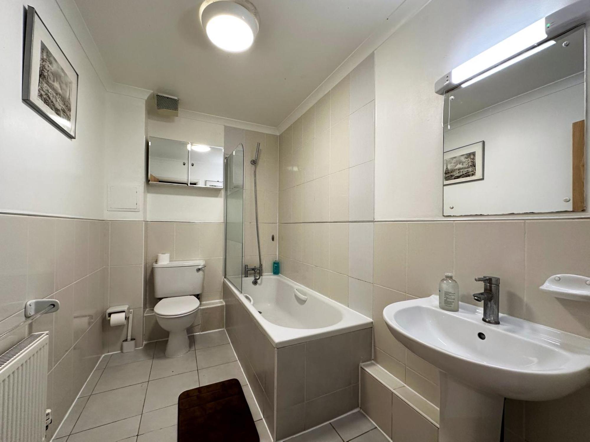 Apartamento Mia Place In Tower Hill, 2 Double Beds, Max 4 People, Free Parking Available Upon Request, Great Location Londres